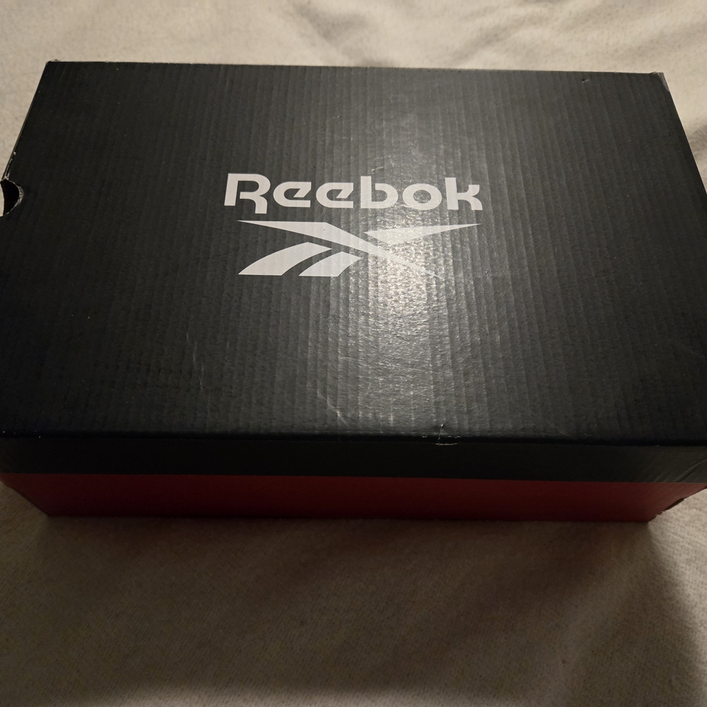 Reebok White and Red Athletic Shoes - Picture 2 of 8